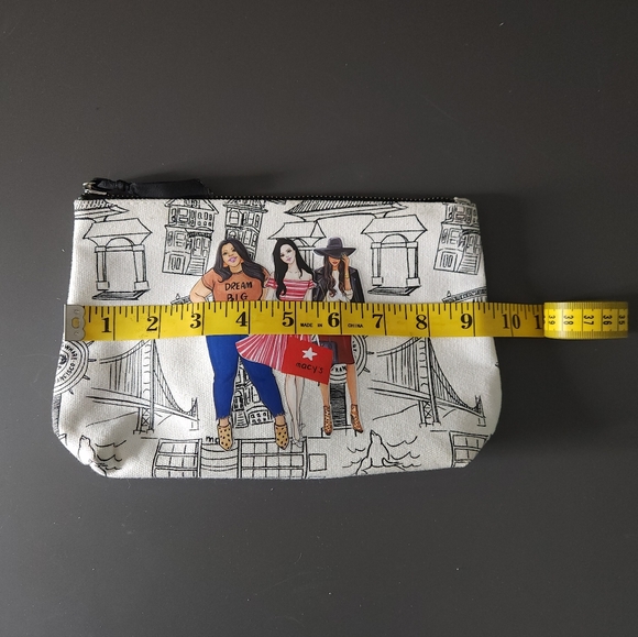 Macy's Cosmetic Bag - Picture 3 of 4